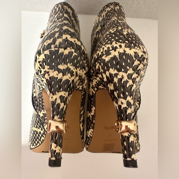 COACH Remi Snakeskin Natural Tan and Black High Heel Ankle Boots Booties Size 9 - Picture 7 of 14